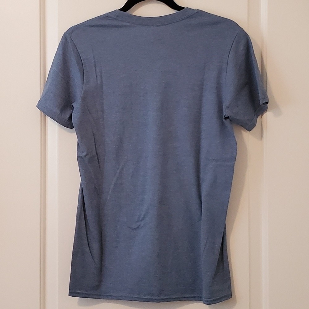 Like New Gilmore Girls In Omnia Paratus Shirt S - Picture 2 of 3